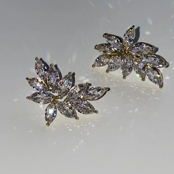 Marquise Cut Cubic Zirconia Stones in Leaf Pattern - Picture 3 of 7